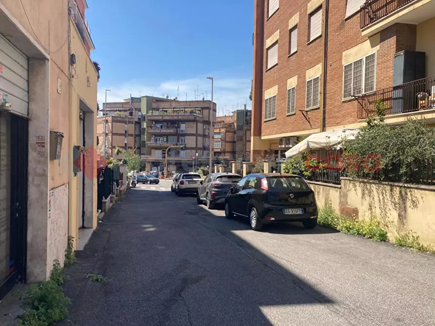 Immagine 1 di Negozio in vendita  in Via dei Castiglioni, 12 a Roma