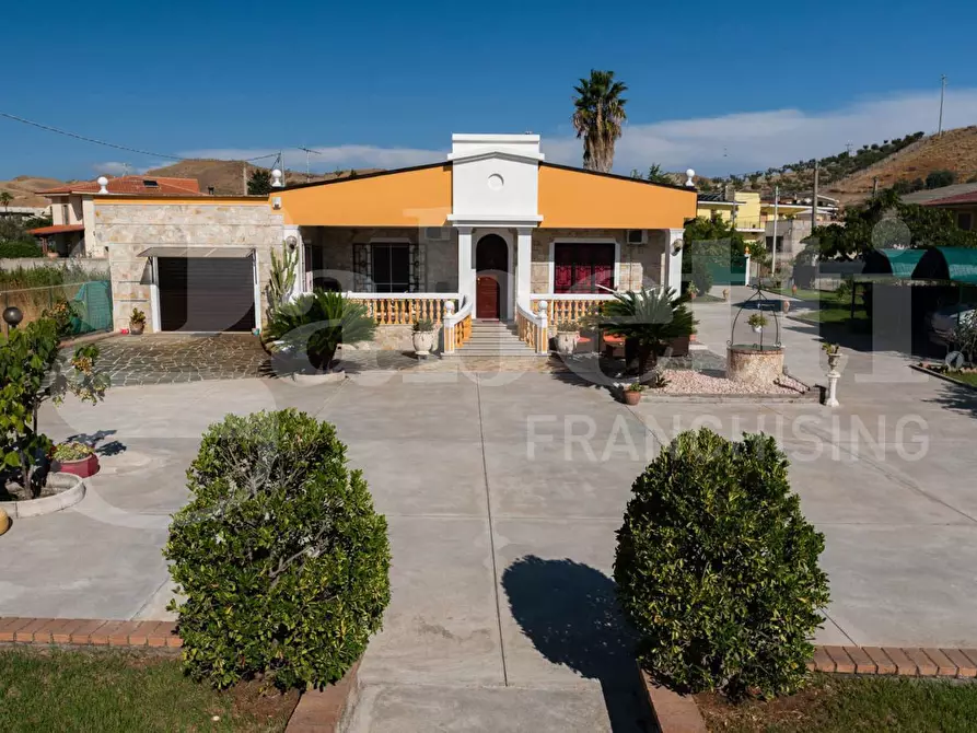 Immagine 2 di Villa in vendita  in Via TRAVERSA EMILIA, 16 a Catanzaro