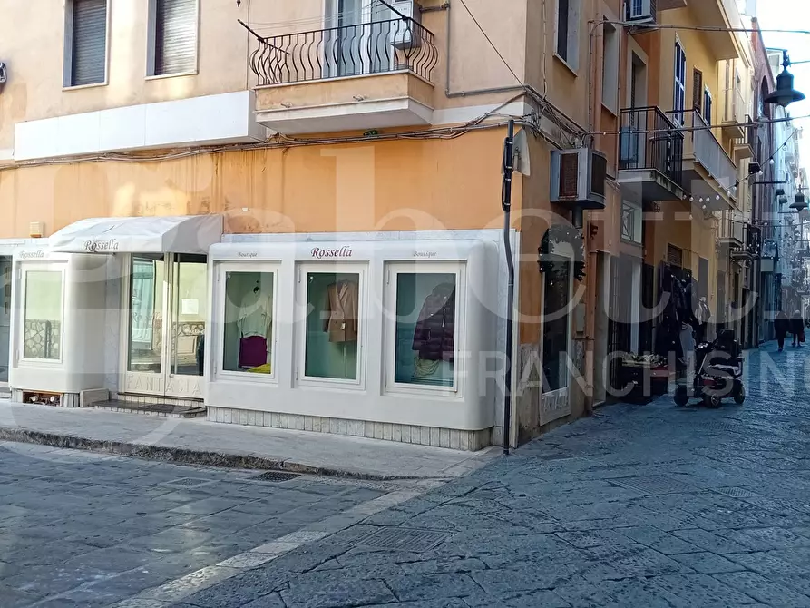 Immagine 5 di Negozio in affitto  in Piazza Mare all'Arco, 7 a Gaeta
