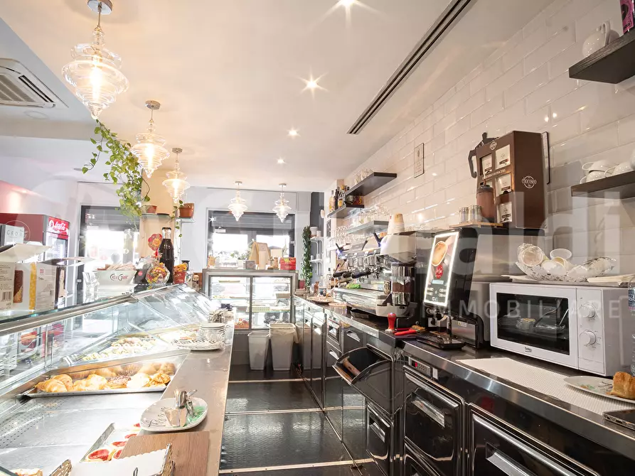 Immagine 8 di Bar / Ristorante in vendita  in Via Aurelia, 411/413 a Roma