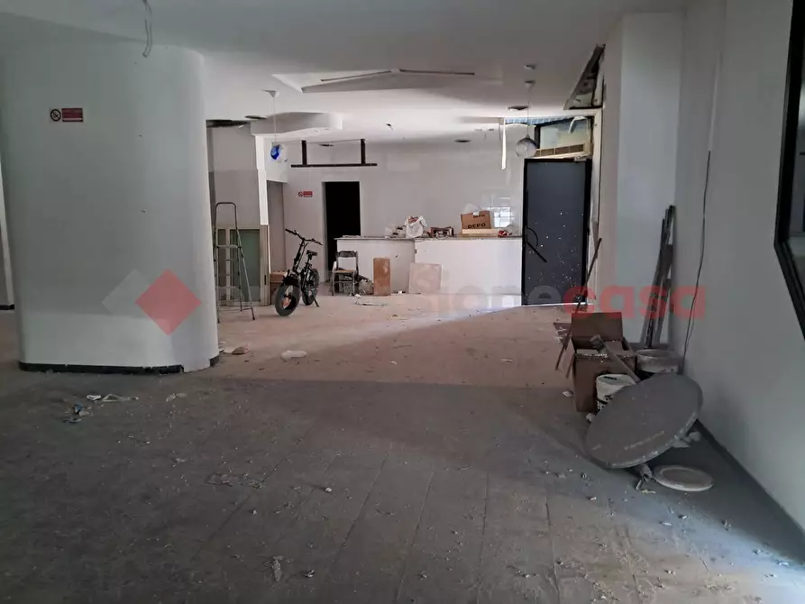 Immagine 6 di Negozio in vendita  in Via Armando Segato, 3 a Reggio Di Calabria