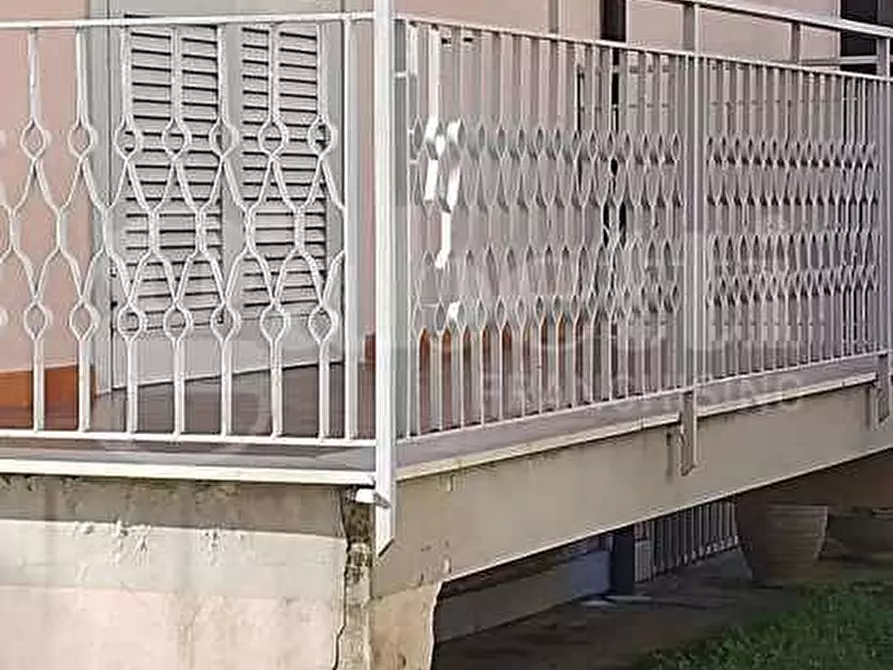 Immagine 15 di Palazzo in vendita  in Via corridoni a Aversa