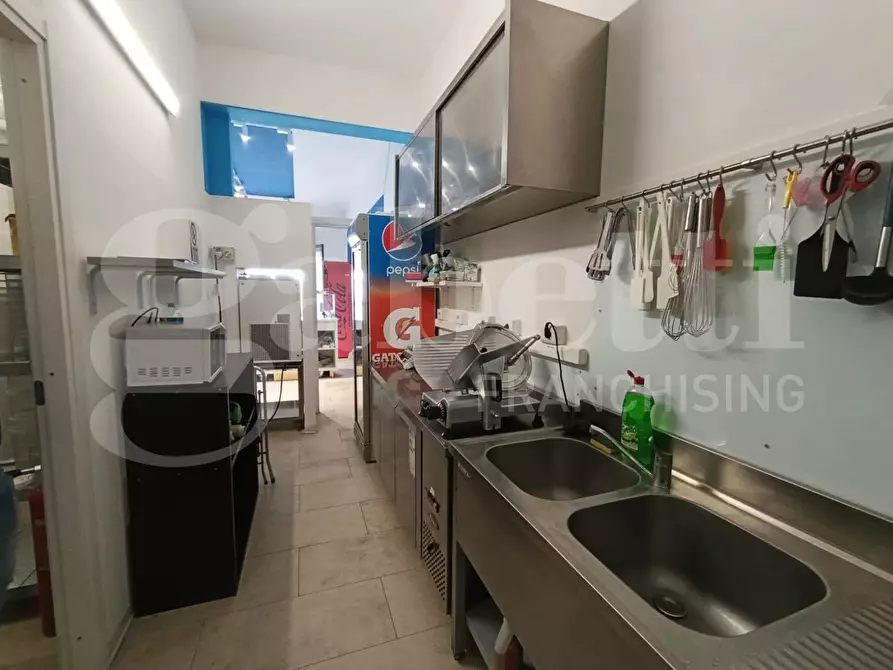 Immagine 10 di Laboratorio in vendita  in Via LUNGOMARE ANDREA DORIA, 68 a Ragusa