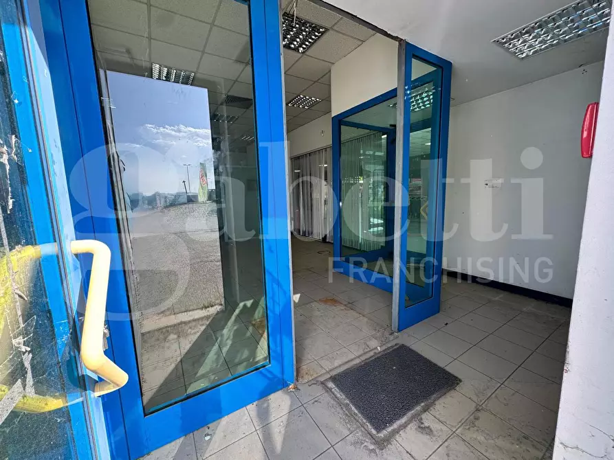 Immagine 2 di Magazzino in vendita  in Via Nazionale, 80 a Bellante