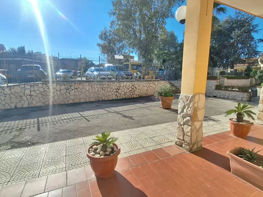 Immagine 2 di Negozio in vendita  in Via Bruno Giordano a Marano Di Napoli