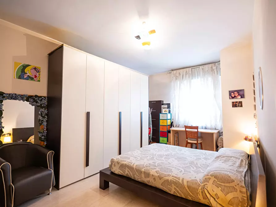 Immagine 16 di Appartamento in vendita  in Via Giambellino a Milano