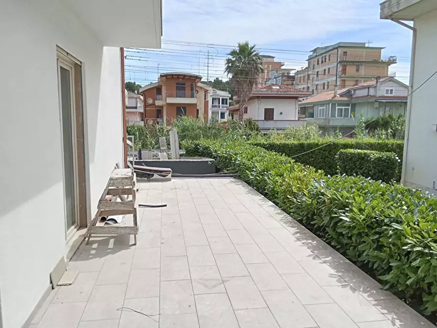 Immagine 2 di Residence in vendita  in Via D'Annunzio, snc a Giulianova