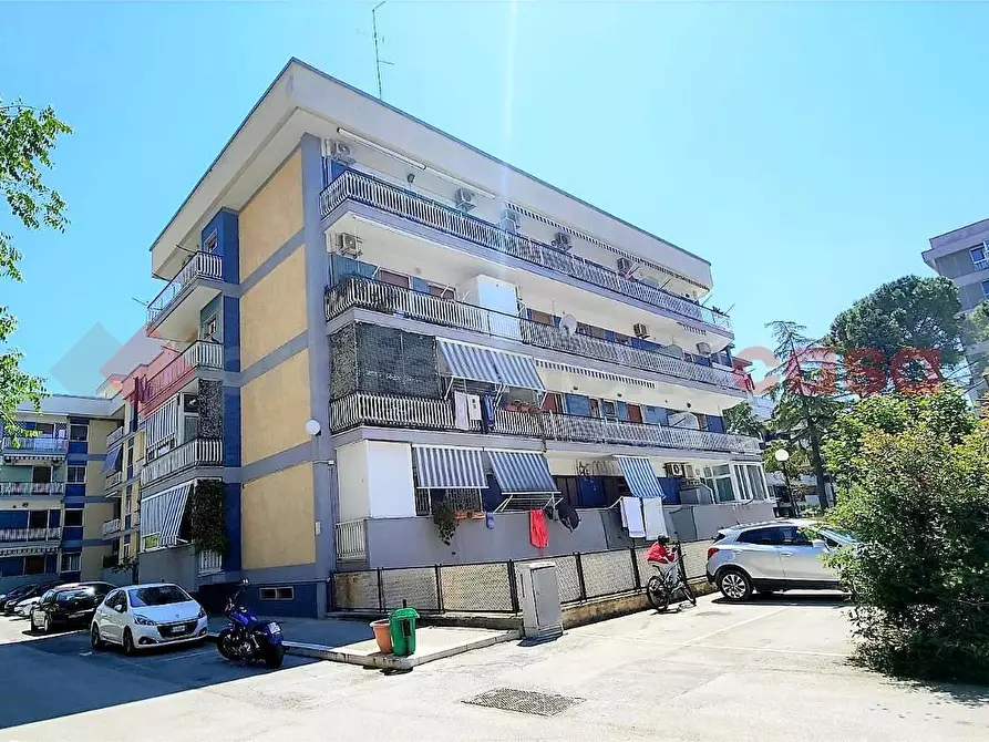 Immagine 3 di Appartamento in vendita  in Corso DE GASPERI, 296 a Bari