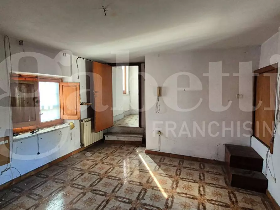 Immagine 22 di Palazzo in vendita  in Via L. Giordano, 38 a Boscotrecase