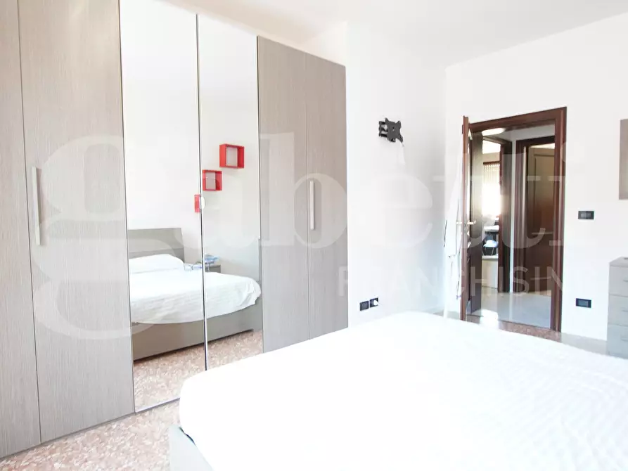 Immagine 10 di Appartamento in vendita  in Via Roma, . a Venezia