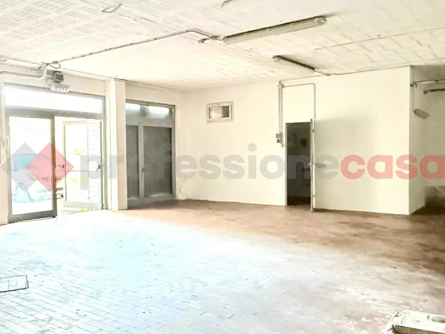 Immagine 6 di Magazzino in vendita  in Via Enrico Mattei, 22 a Bologna