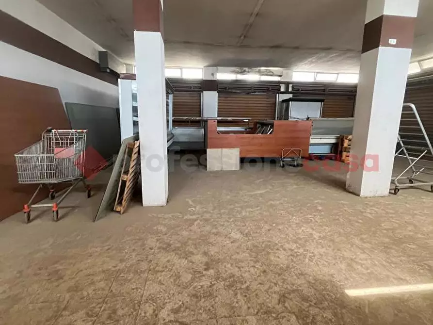 Immagine 22 di Negozio in vendita  in Via Giuseppe Di Vittorio, snc a Ostuni