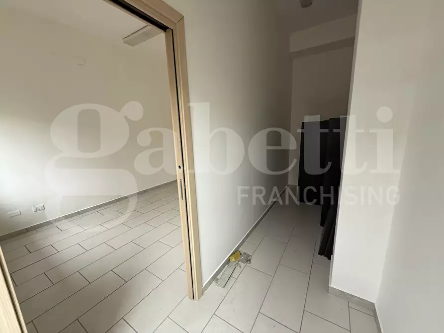Immagine 12 di Ufficio in affitto  in Via CRISPI, 117 a Catanzaro