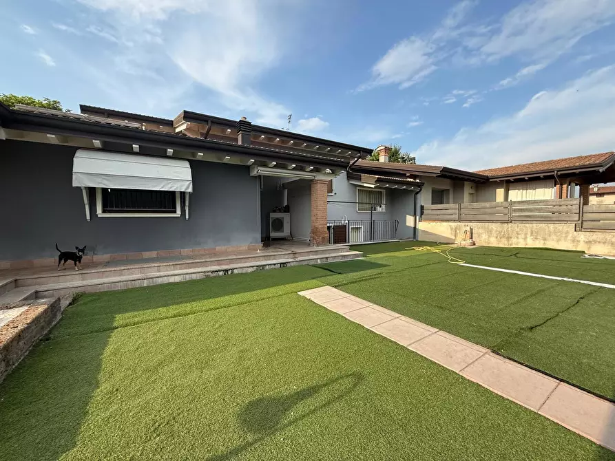 Immagine 3 di Villa in vendita  in Via C.A. DALLA CHIESA, 45 a Trenzano