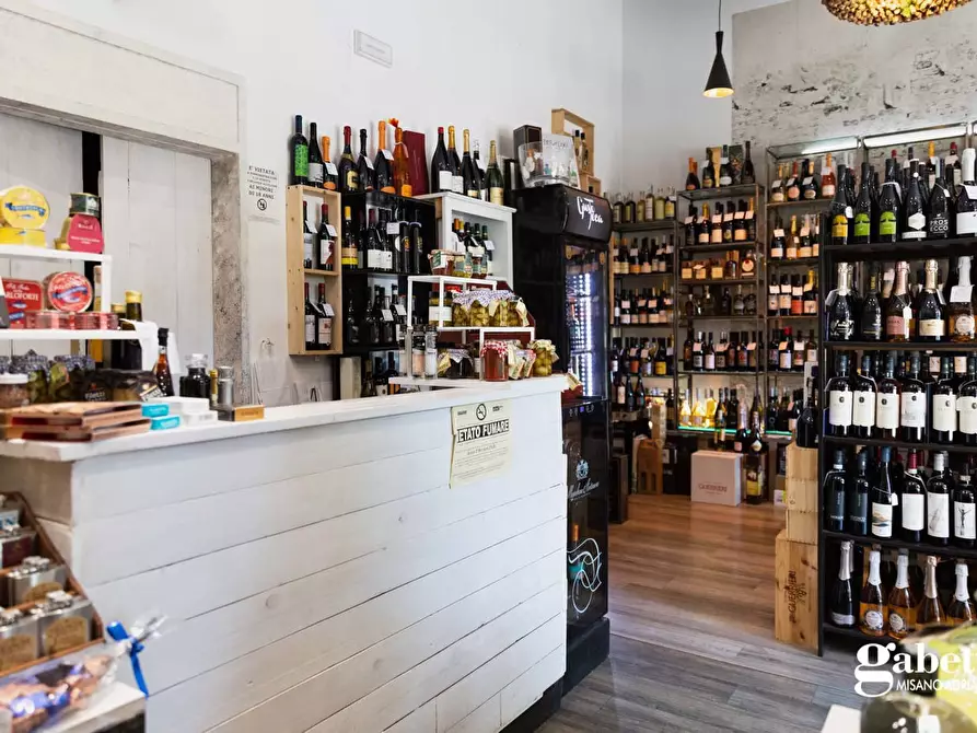 Immagine 6 di Attività commerciale in vendita  in Piazza Roosevelt, 3 a Cattolica