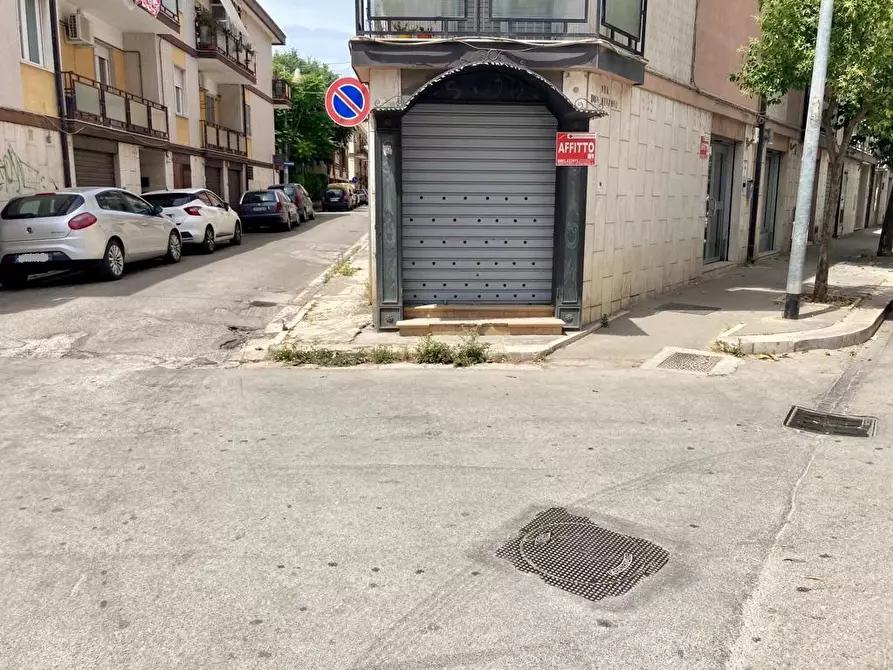 Immagine 1 di Negozio in affitto  in Via Gorizia a San Severo