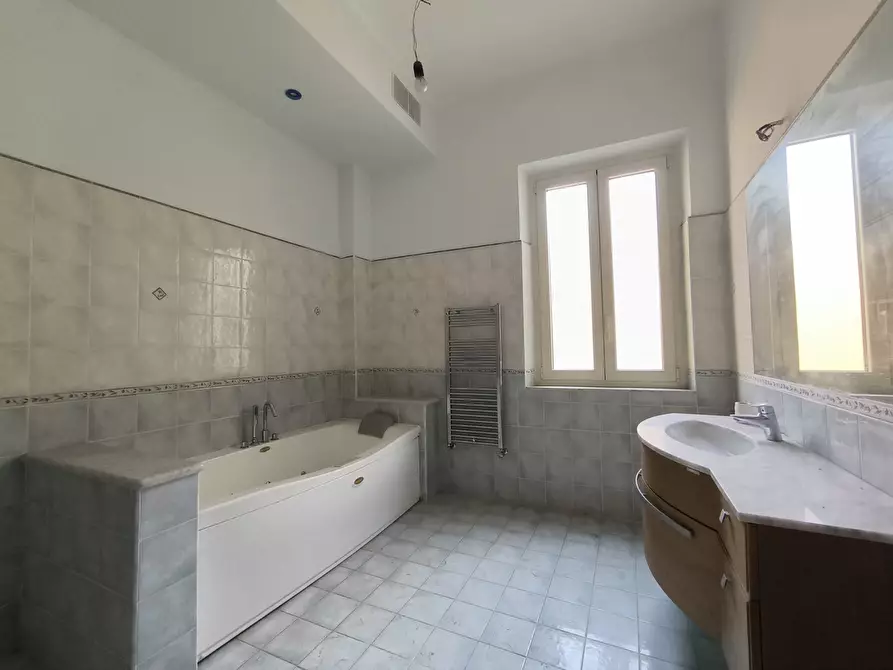 Immagine 11 di Appartamento in vendita  in Via Garibaldi, 170 a Messina