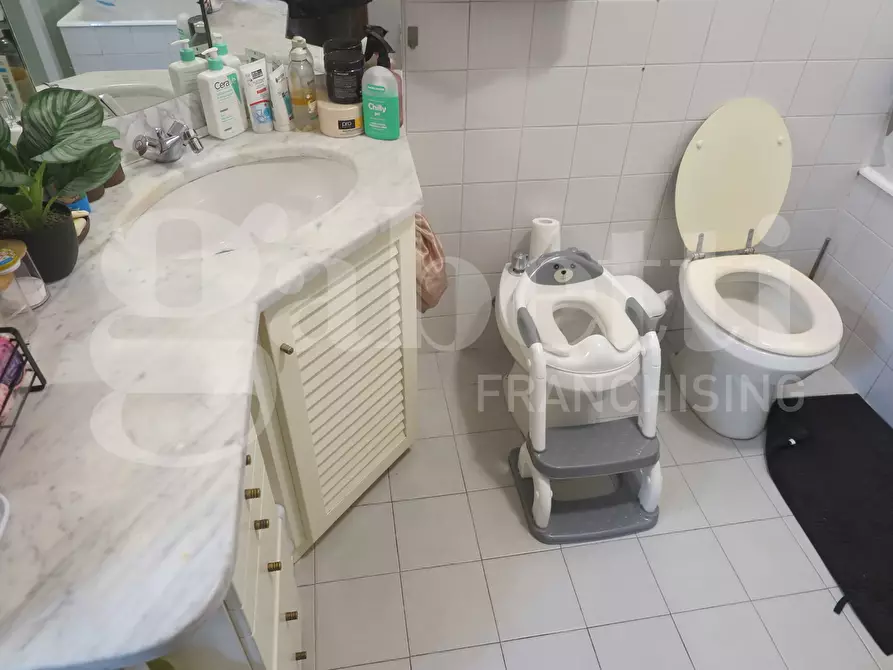 Immagine 12 di Appartamento in vendita  in Via da passano, 75 a La Spezia