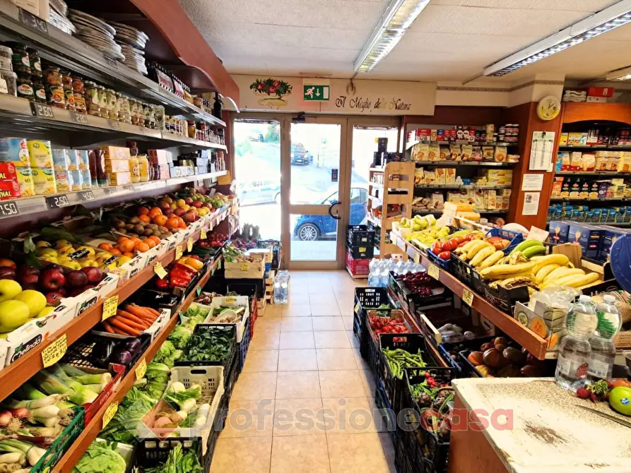 Immagine 2 di Attività commerciale in vendita  in Via Annibale Vecchi a Perugia