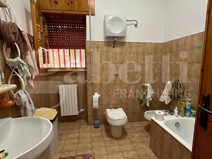 Immagine 27 di Villa in vendita  in Via Degli Emigranti- c.da Varratta a Ceglie Messapico