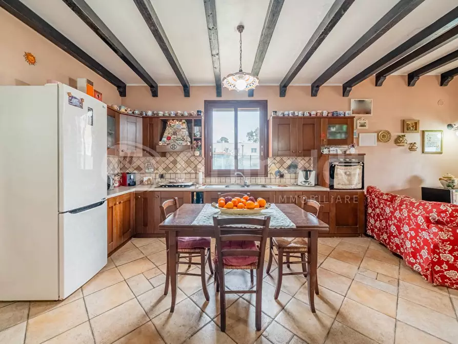 Immagine 20 di Villa in vendita  in Via Sandro Pertini a Avola