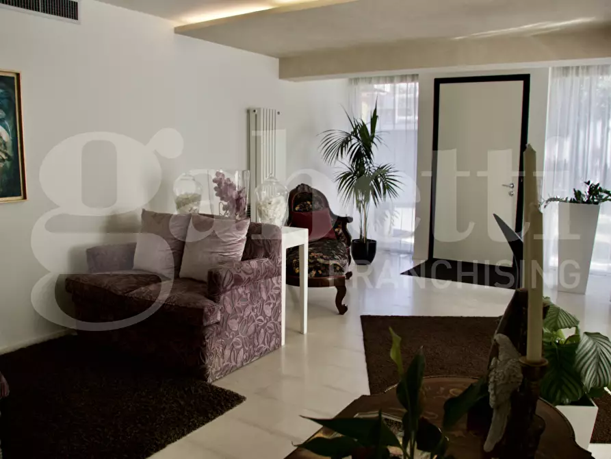 Immagine 14 di Villa in vendita  in Via Tondo Gioieni a Catania