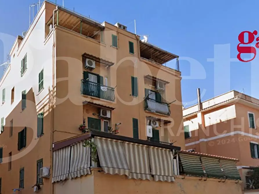 Immagine 3 di Appartamento in vendita  in Via delle Palme, 87 a Roma