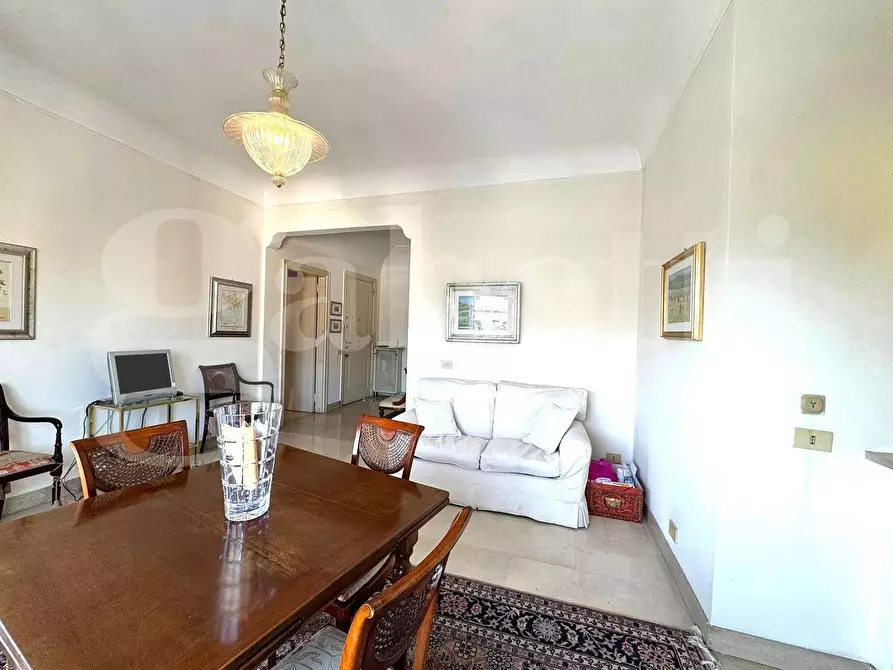 Immagine 3 di Appartamento in vendita  in Via Bolsena a Roma