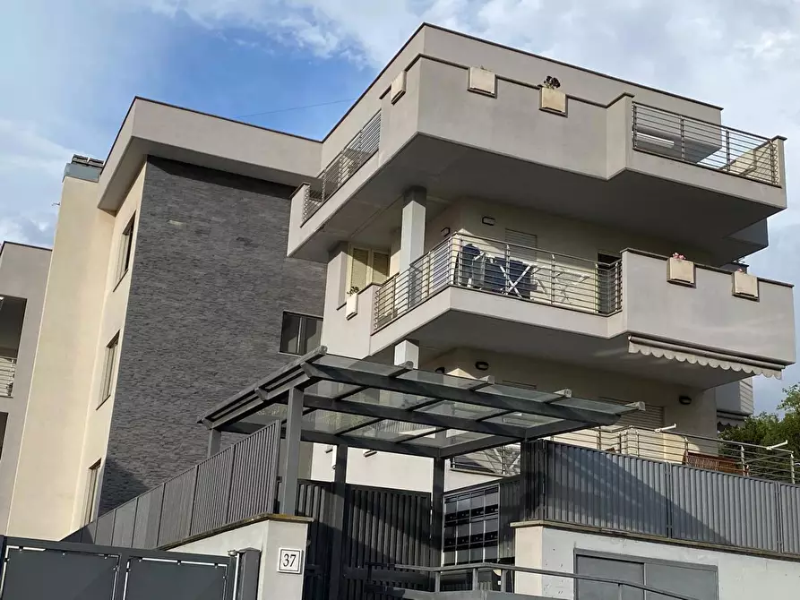 Immagine 3 di Appartamento in vendita  in Via del Casale Ninfeo, 37 a Roma