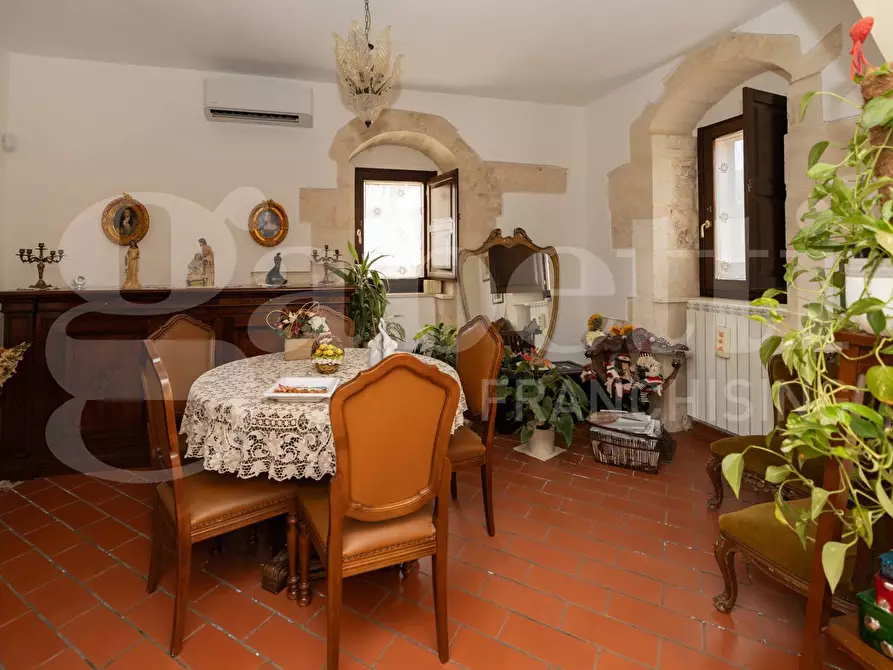 Immagine 10 di Villa in vendita  in Via Livatino, 18 a Ragusa