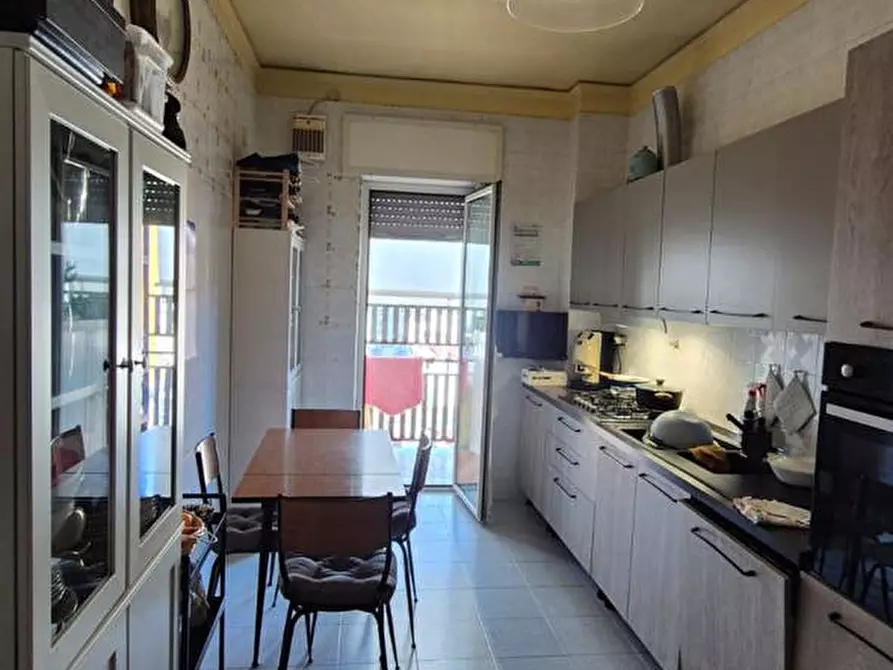 Immagine 33 di Appartamento in vendita  in Piazza Enrico De Nicola, 5 a Torre Annunziata