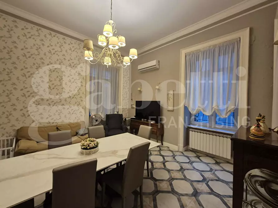 Immagine 17 di Palazzo in vendita  in Via Vesuvio a Torre Annunziata