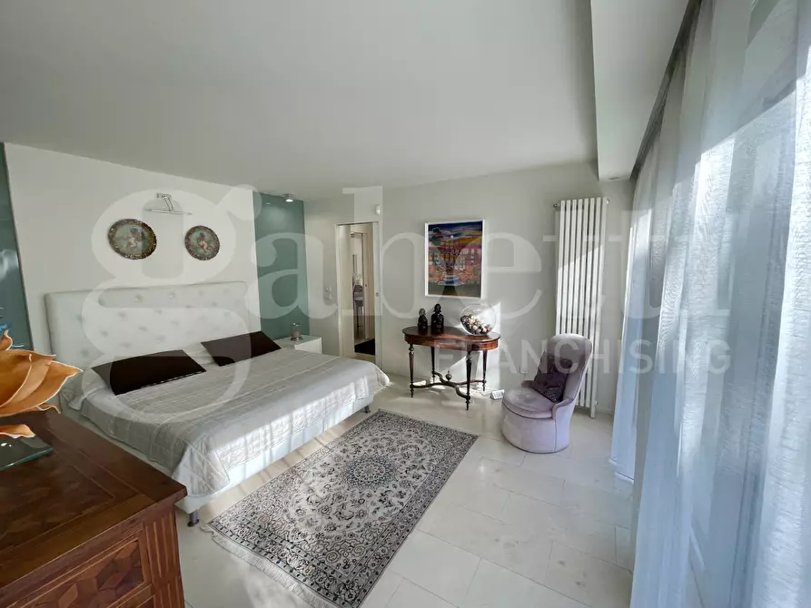 Immagine 22 di Villa in vendita  in Via Tondo Gioieni a Catania