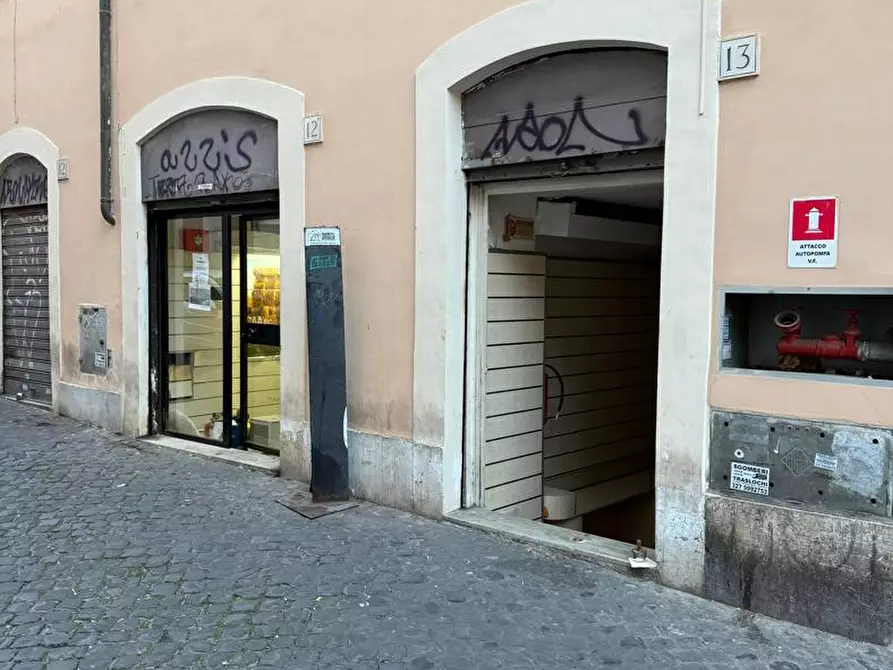 Immagine 1 di Negozio in affitto  in Via S. Antonio all'Esquilino, 13 a Roma