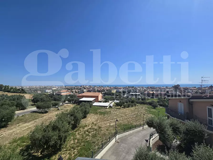 Immagine 11 di Appartamento in vendita  in Via vascello, 9 a Tortoreto
