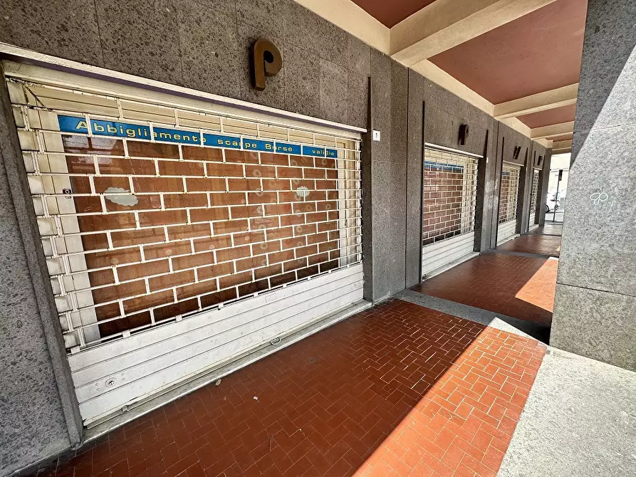 Immagine 6 di Attività commerciale in vendita  in Corso Vittorio Emanuele, 00 a Manziana