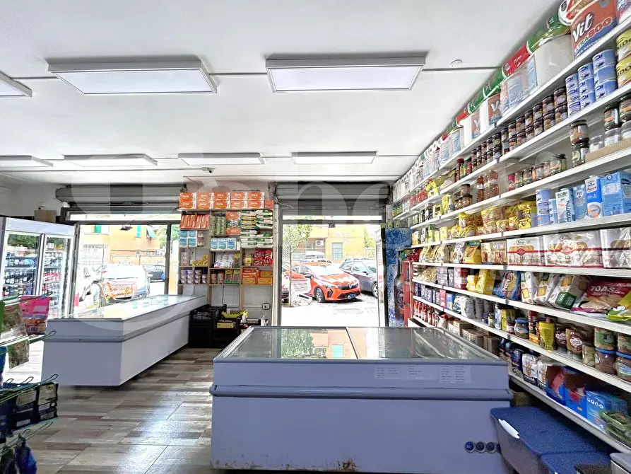 Immagine 13 di Attività commerciale in vendita  in Via Fonte Buono, 13/15 a Roma