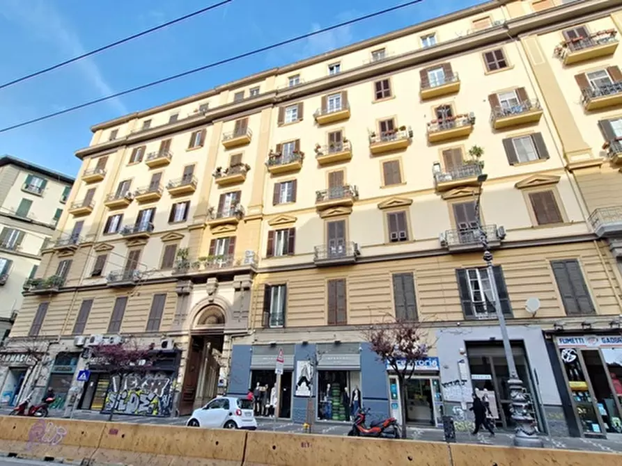 Immagine 2 di Appartamento in vendita  in Corso Umberto I a Napoli