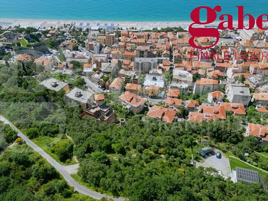 Immagine 6 di Villa in vendita  in Via Belvedere a Finale Ligure