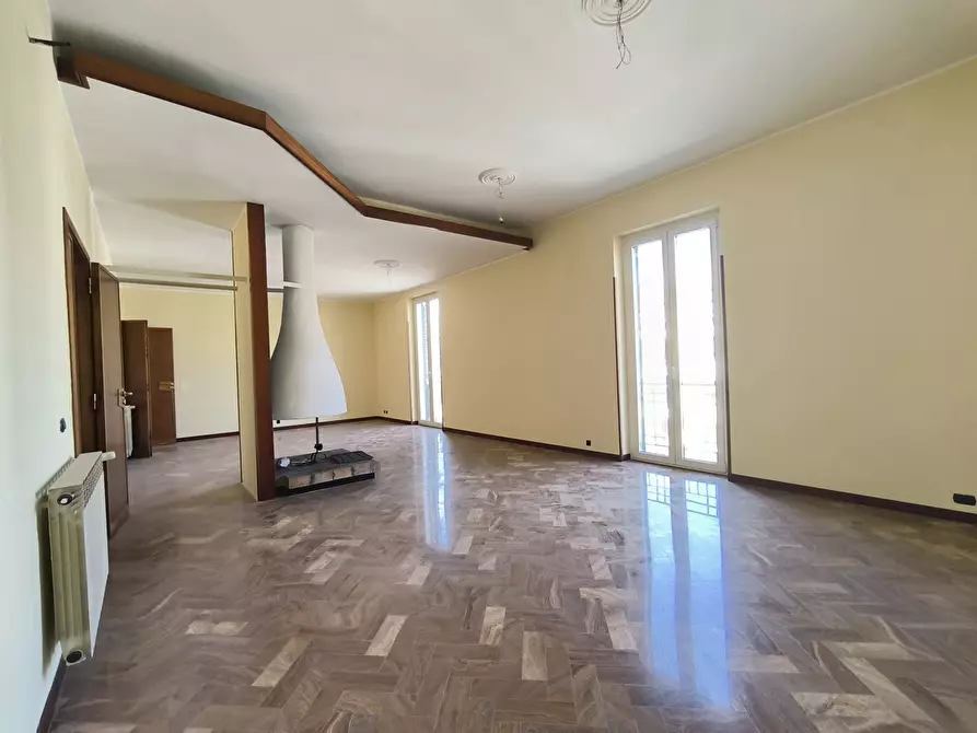 Immagine 10 di Appartamento in vendita  in Via Garibaldi, 170 a Messina