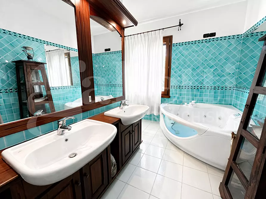 Immagine 22 di Appartamento in vendita  in Via Agamennone, 48 a Budoni