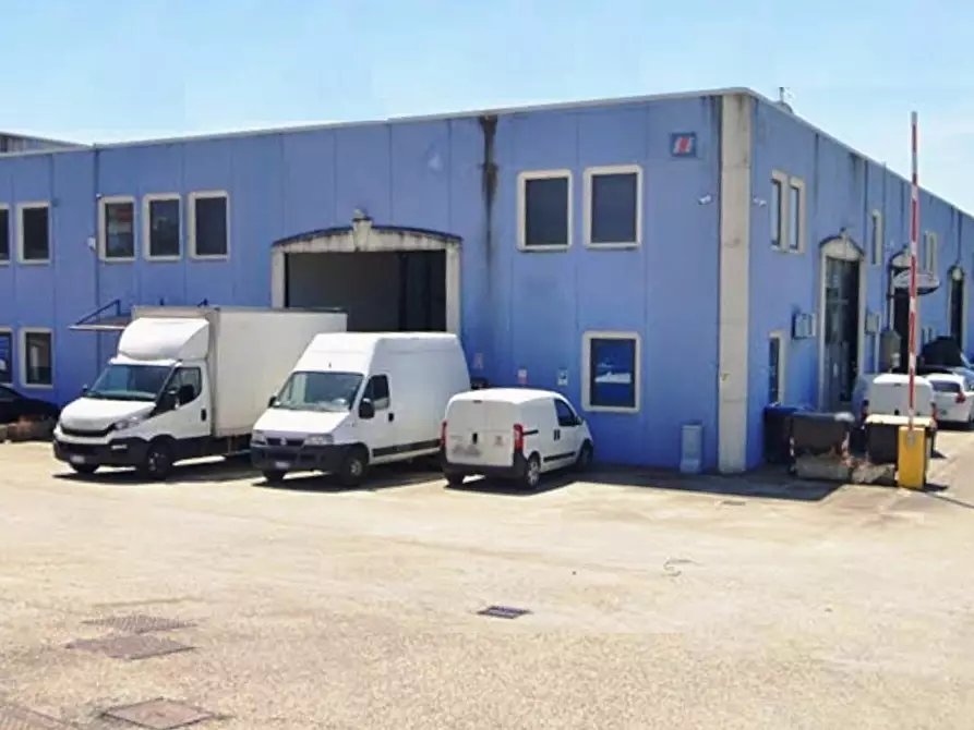 Immagine 4 di Capannone industriale in vendita  in Via camillo bozza, 8 a Corciano