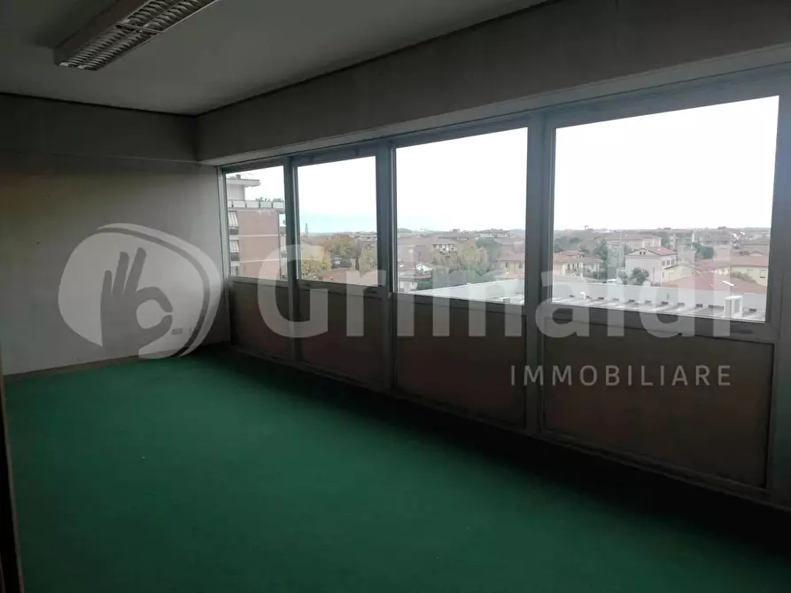Immagine 13 di Ufficio in vendita  in Via MARINA VECCHIA, 1 a Massa