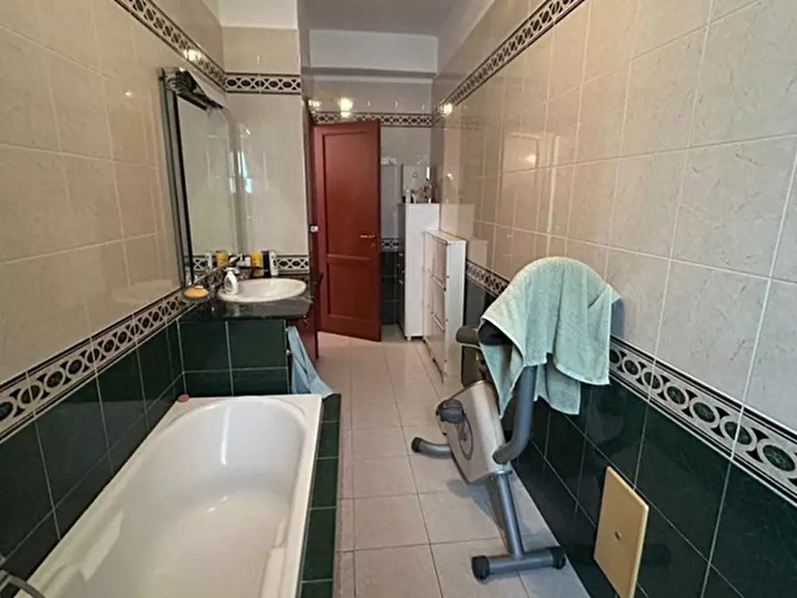 Immagine 13 di Appartamento in vendita  in Via Michele Guadagno a Napoli