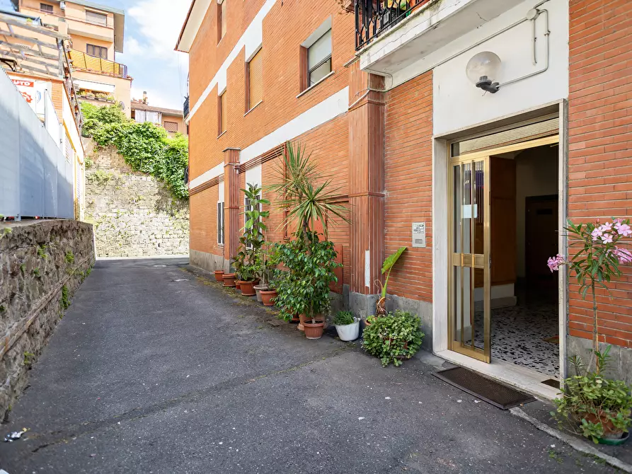Immagine 3 di Appartamento in vendita  in Via Della Pisana a Roma