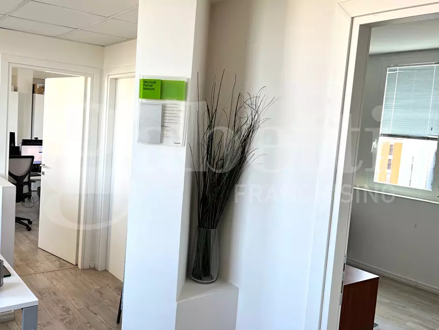 Immagine 5 di Ufficio in affitto  in Via E. D'Onofrio, 212 a Roma