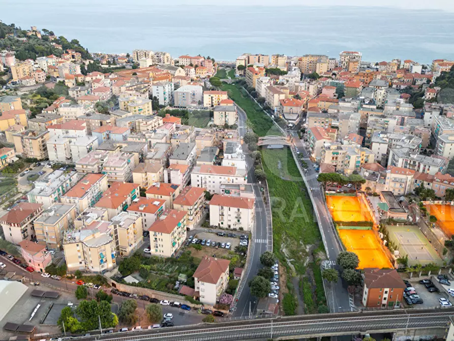 Immagine 20 di Attico in vendita  in Via Nicotera a Finale Ligure