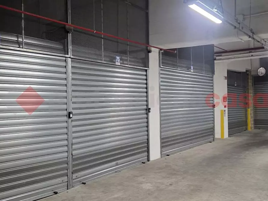 Immagine 3 di Box auto in vendita  in Via Cherso, 26 a Roma