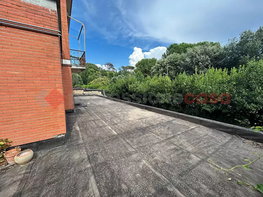 Immagine 15 di Palazzo in vendita  in Via Maltignano a Roma