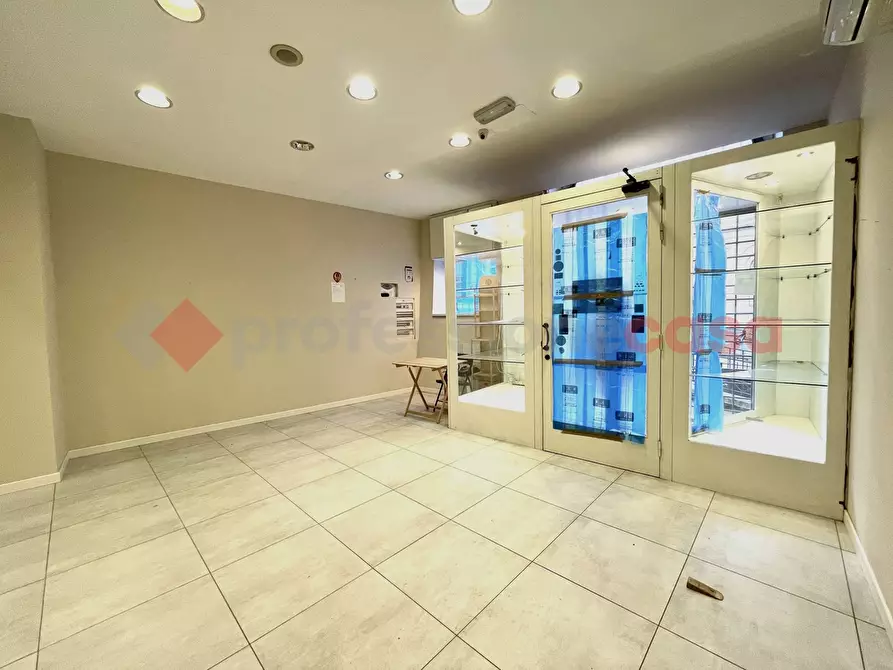 Immagine 11 di Negozio in affitto  in Via del Circo, 19 a Perugia